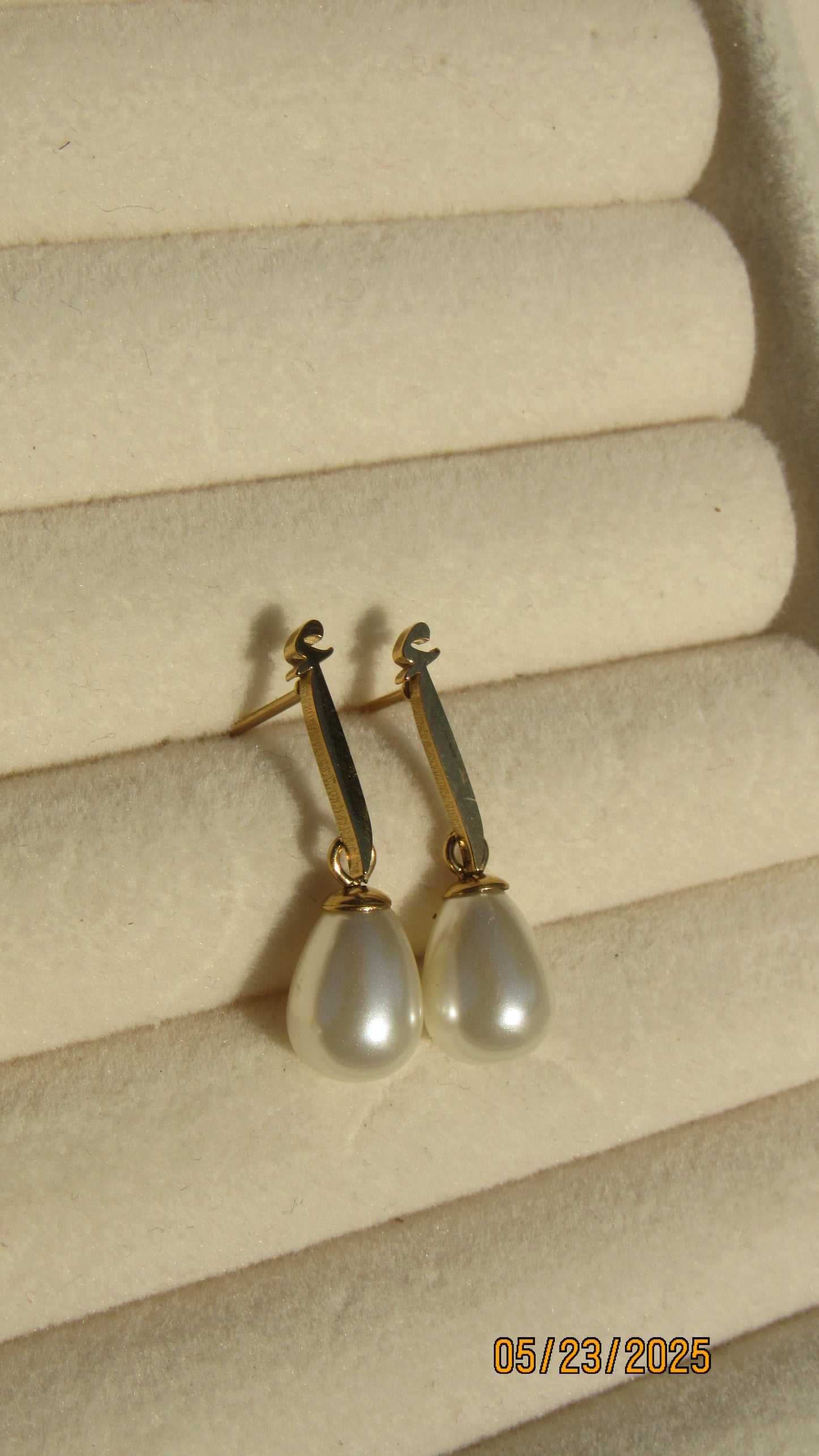 pearl letter earring
