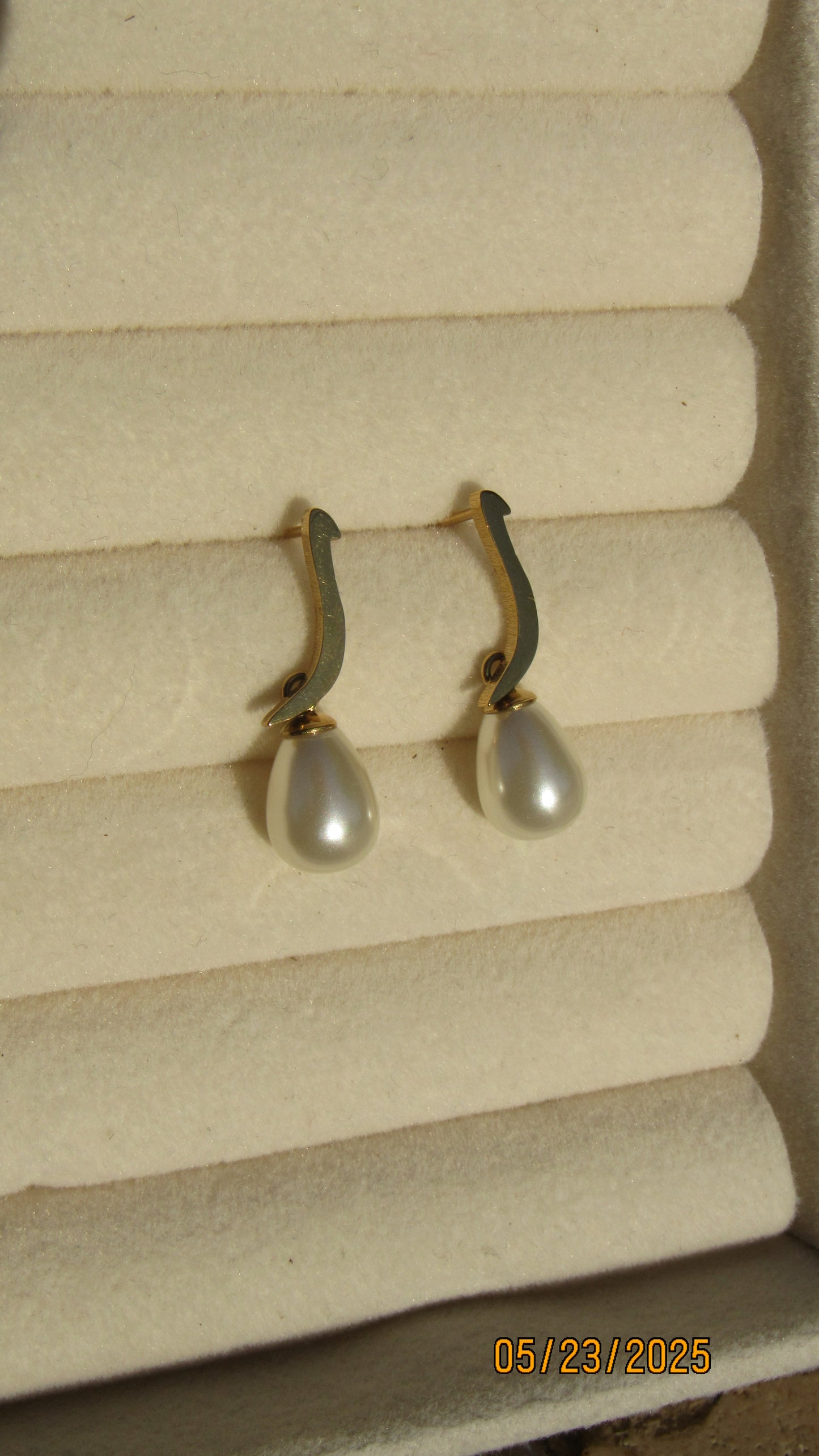 pearl letter earring