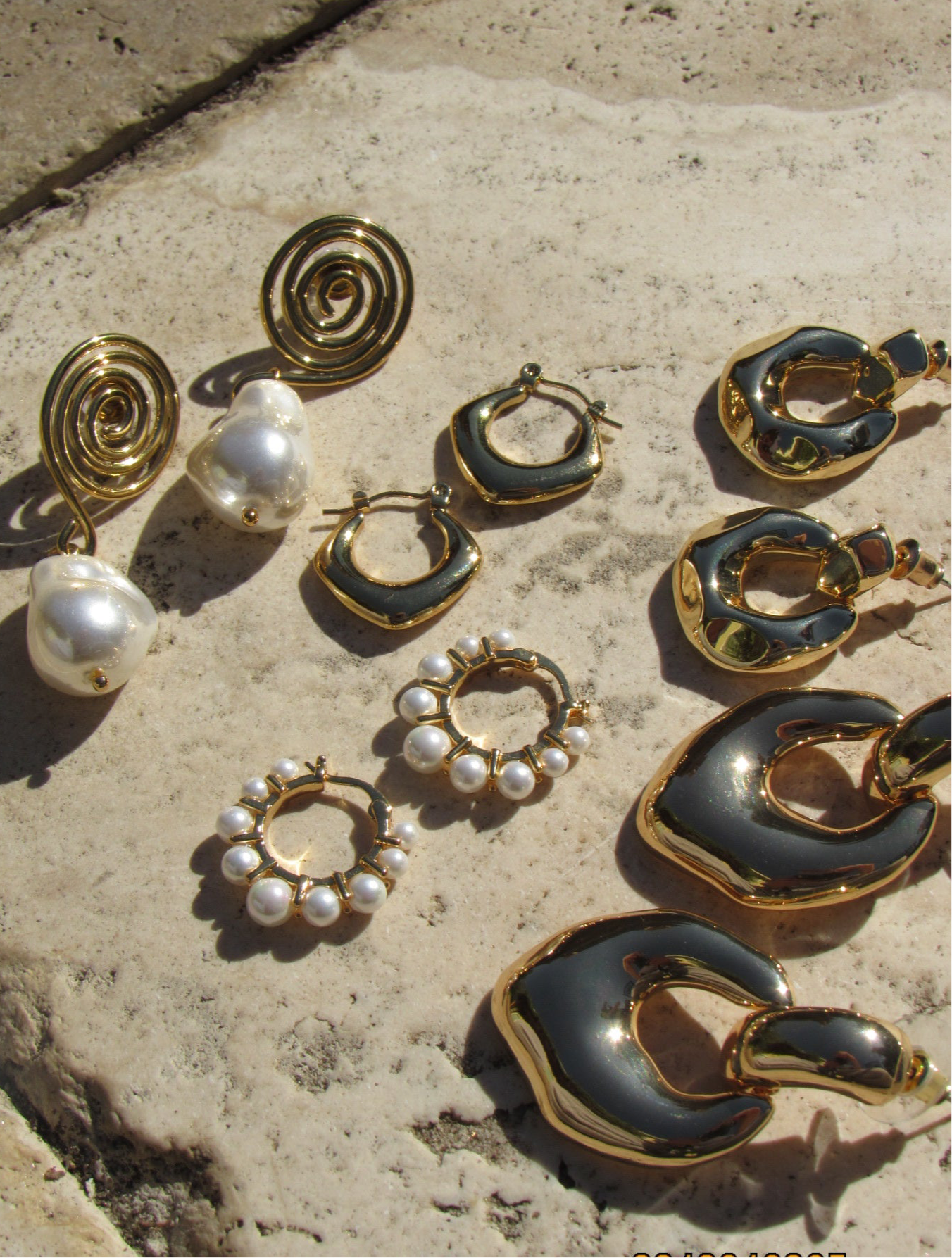 String pearl earring 18k