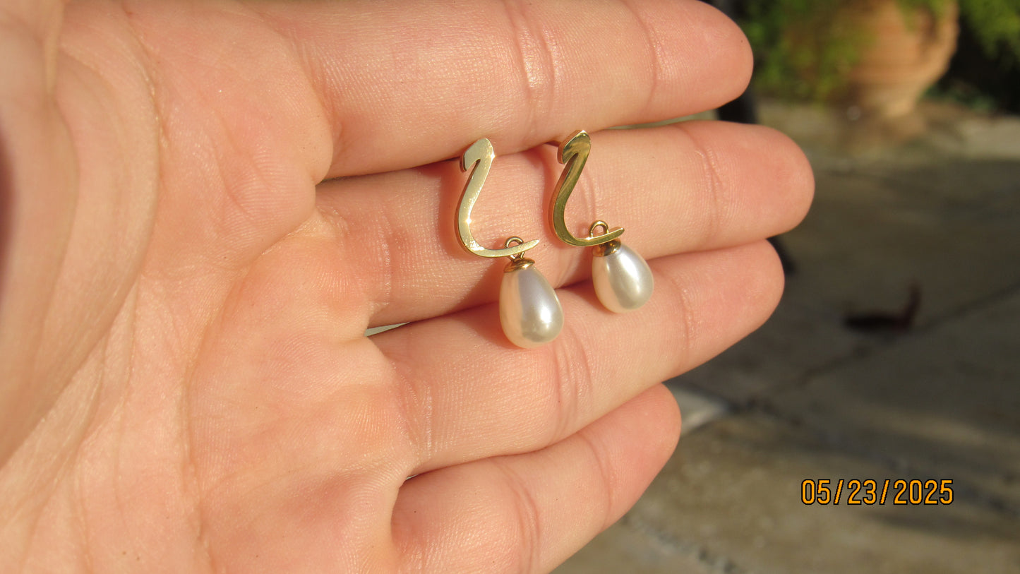 pearl letter earring