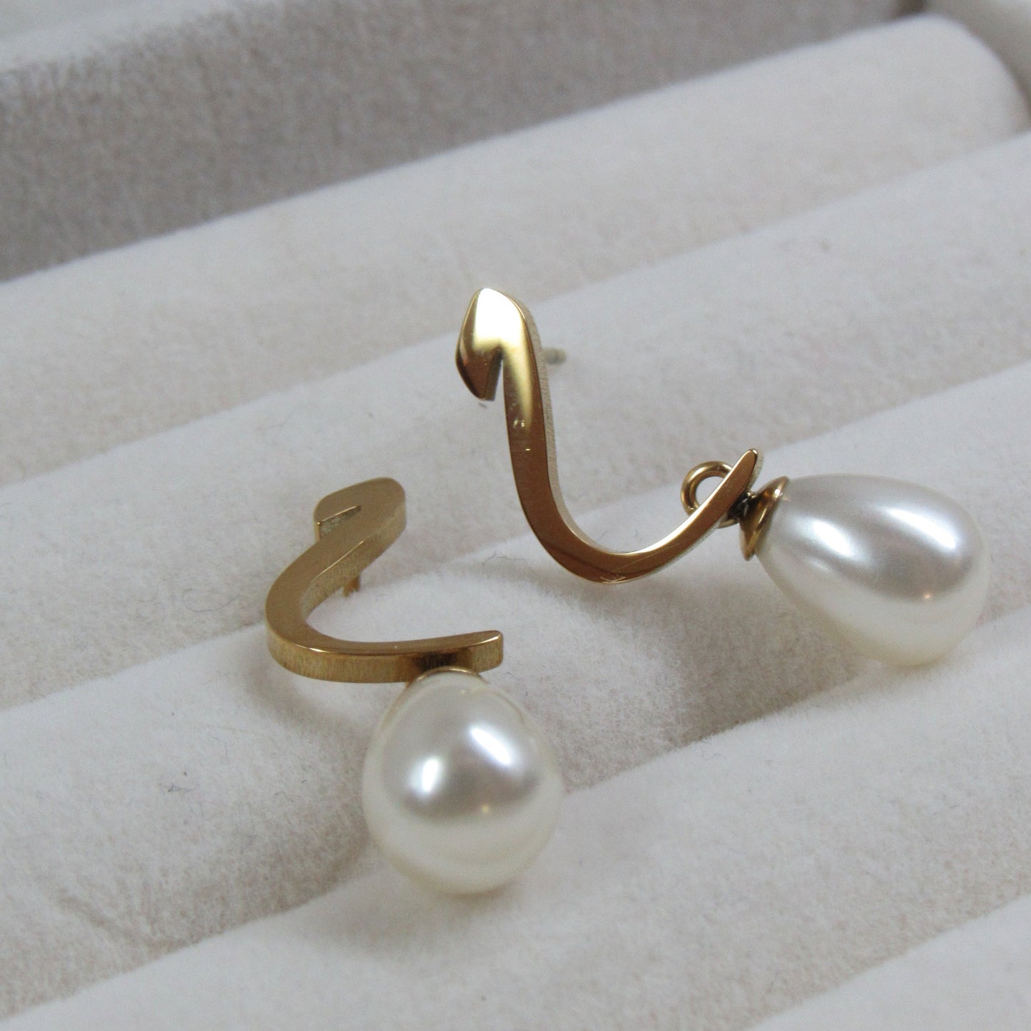 pearl letter earring