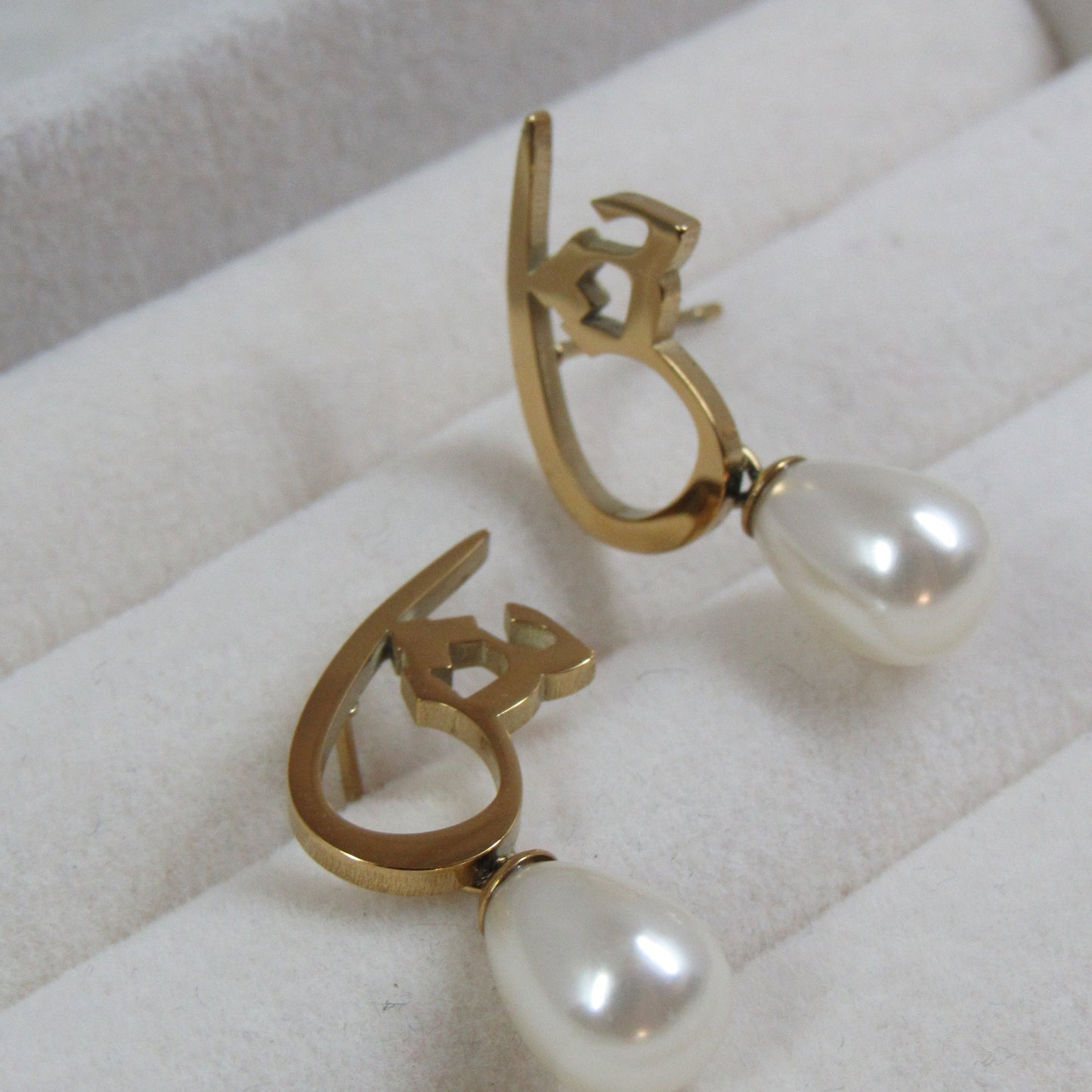 pearl letter earring