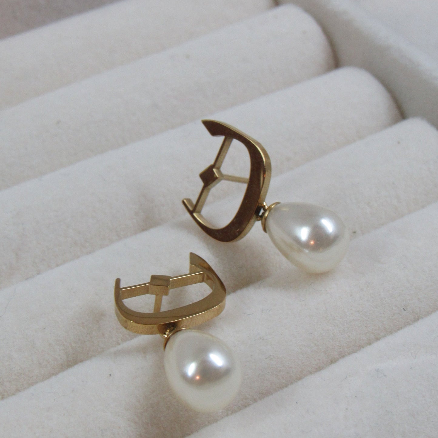pearl letter earring