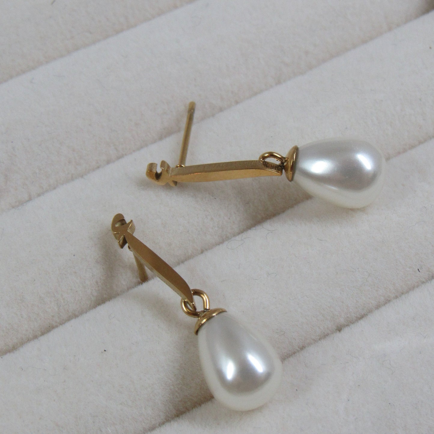 pearl letter earring