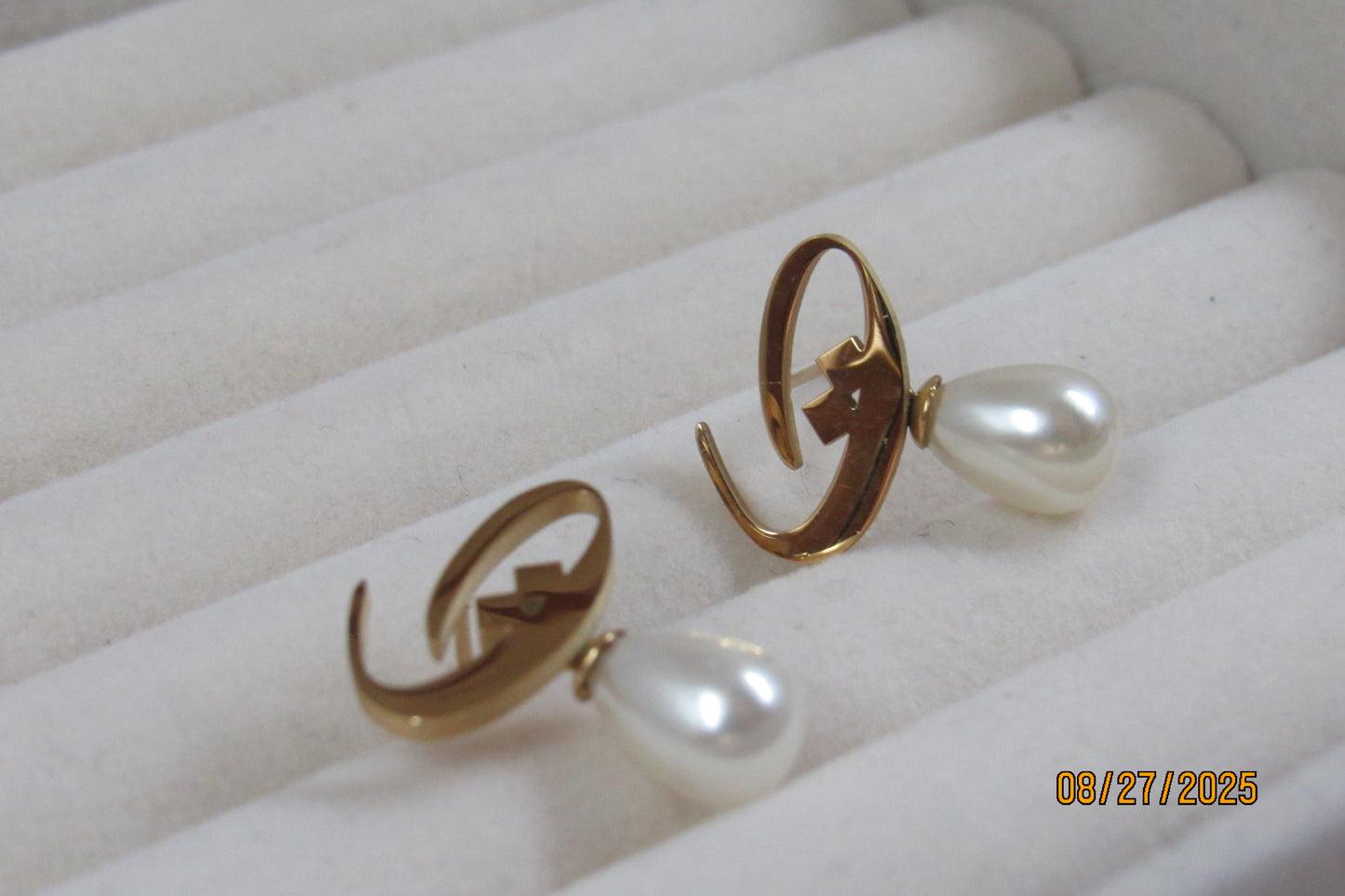 pearl letter earring