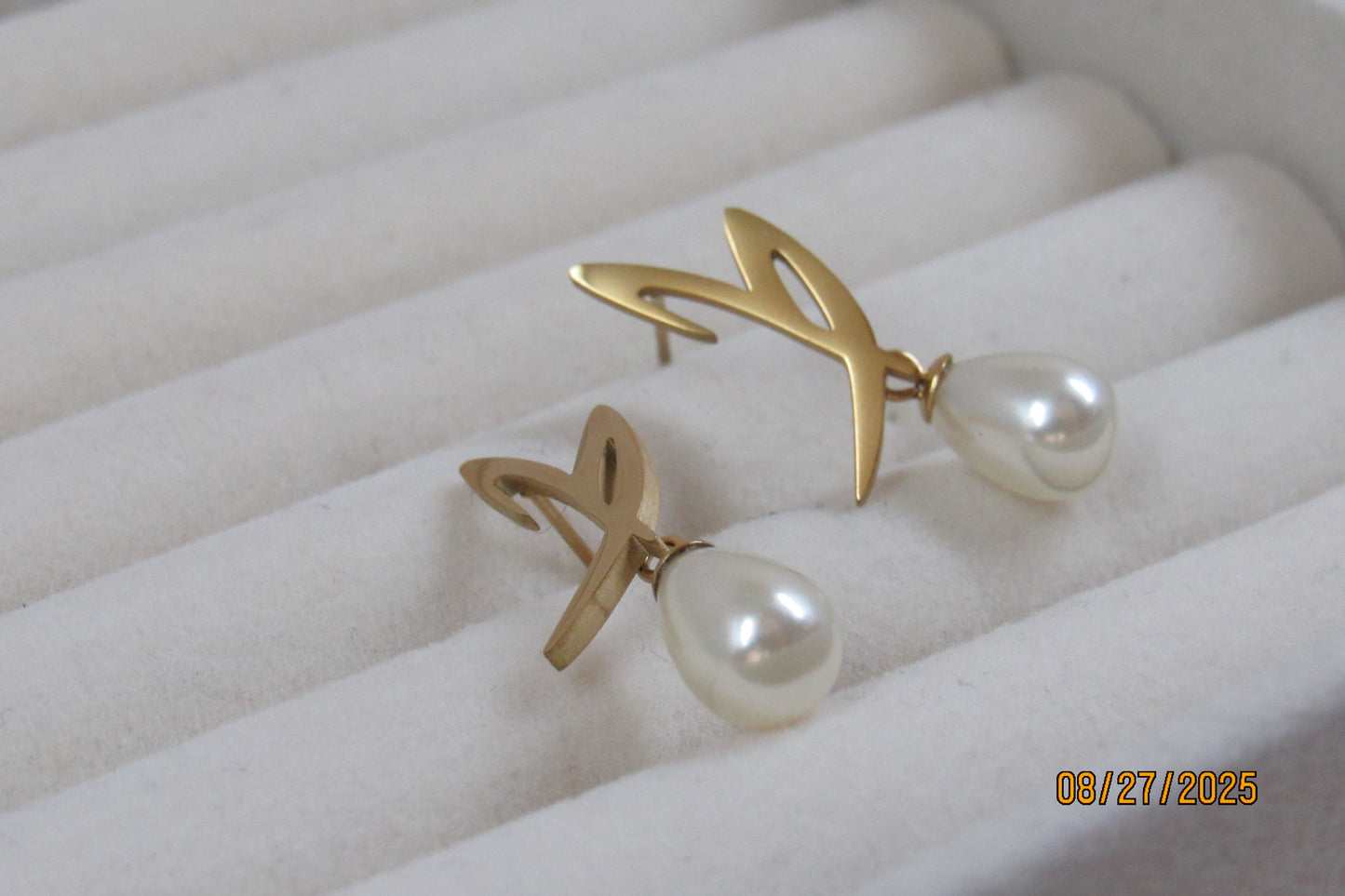 pearl letter earring