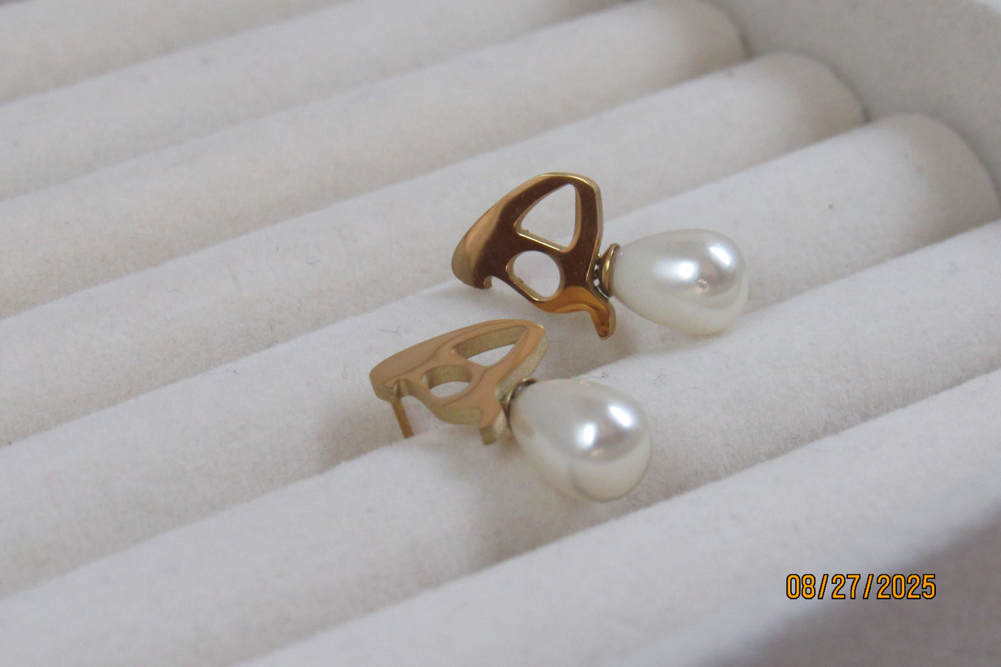 pearl letter earring