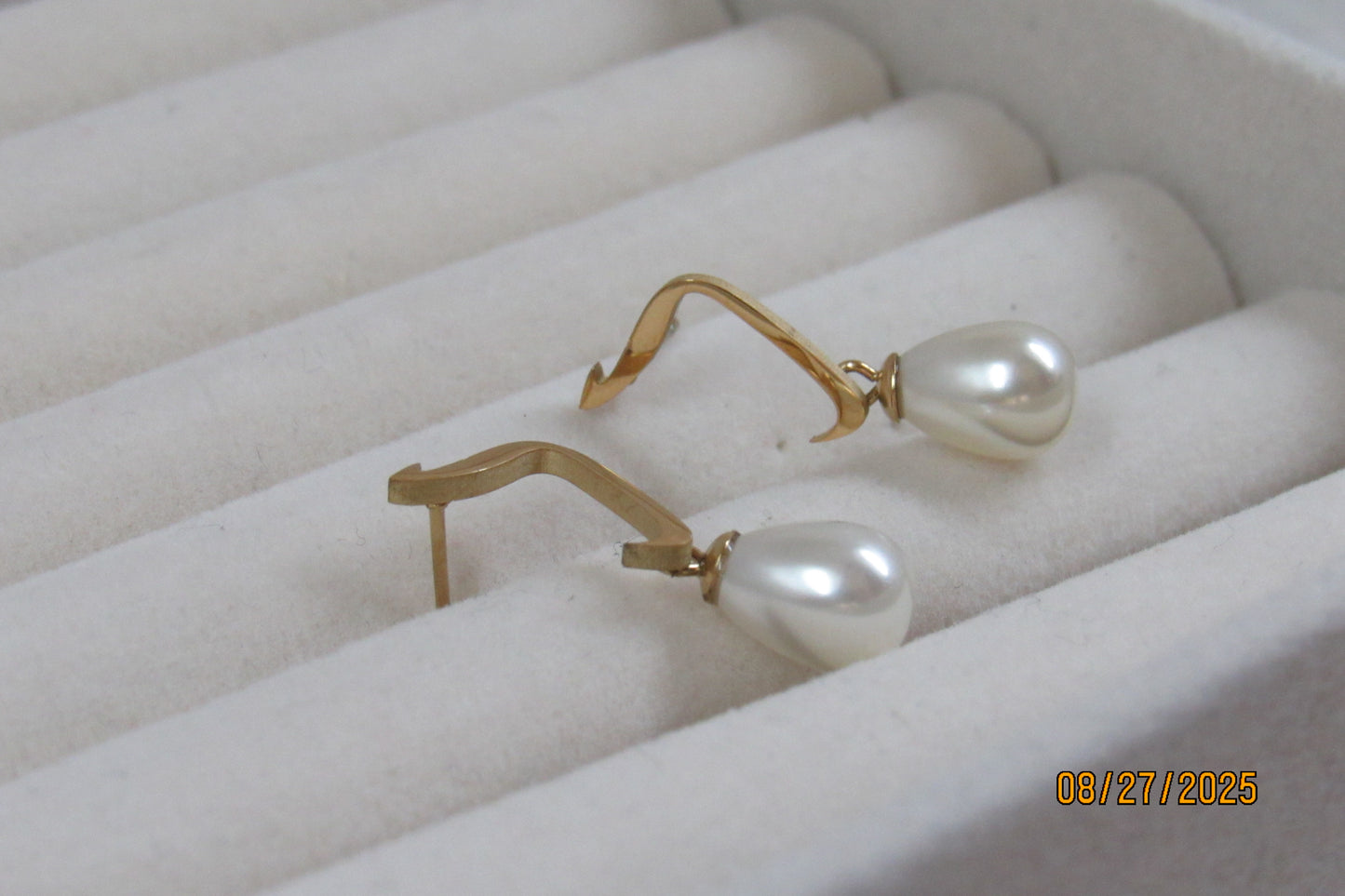 pearl letter earring