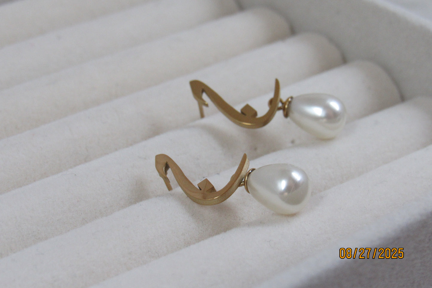 pearl letter earring