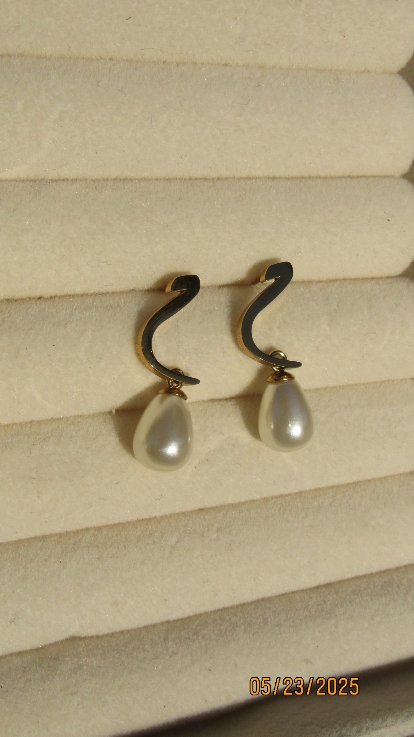 pearl letter earring