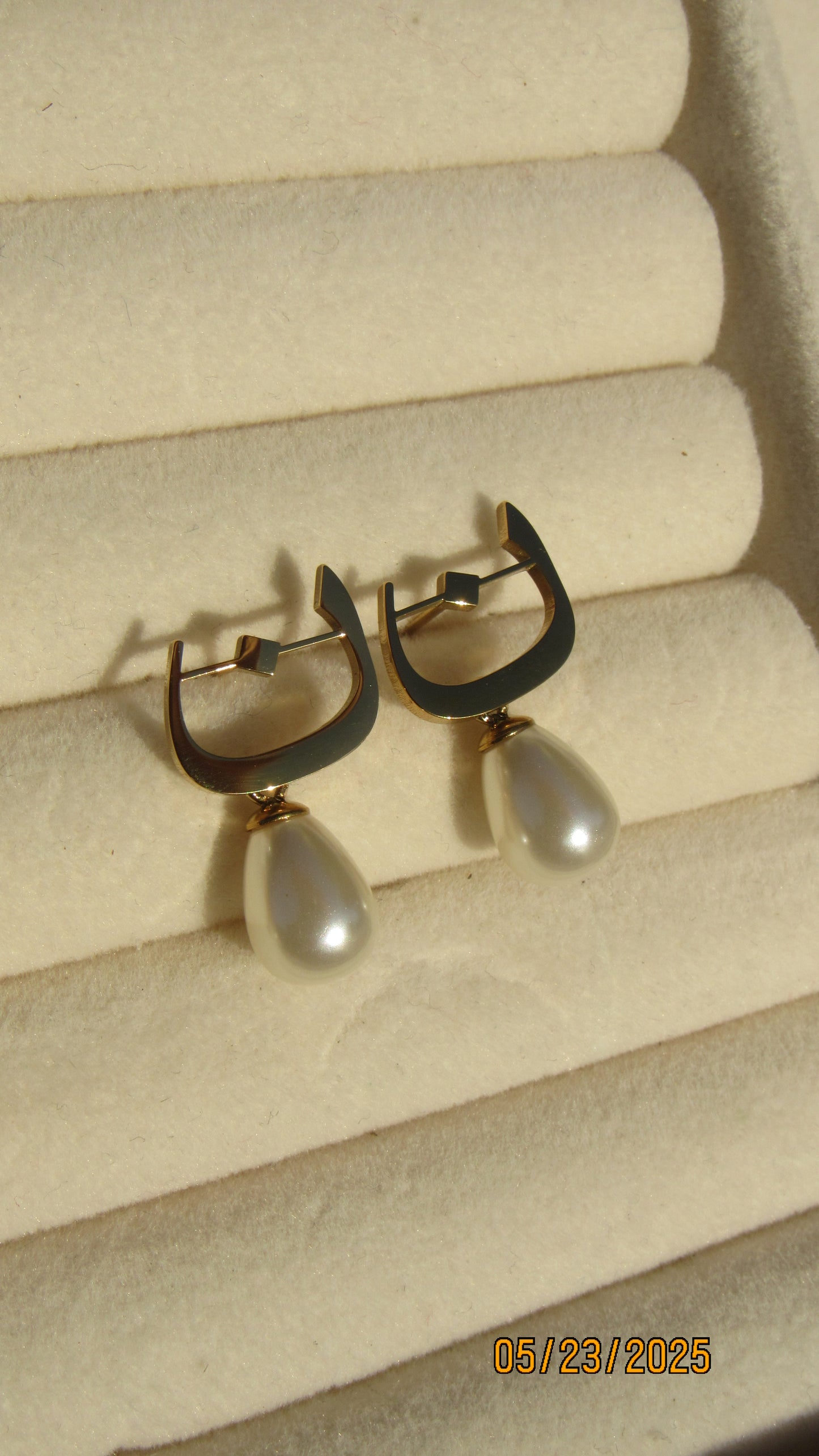 pearl letter earring